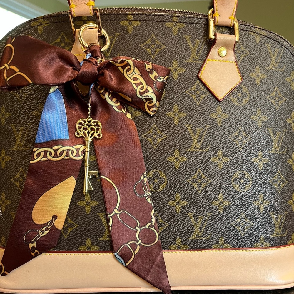 Purse scarf braided key charm easy clip on bag rich brown gold chain link design